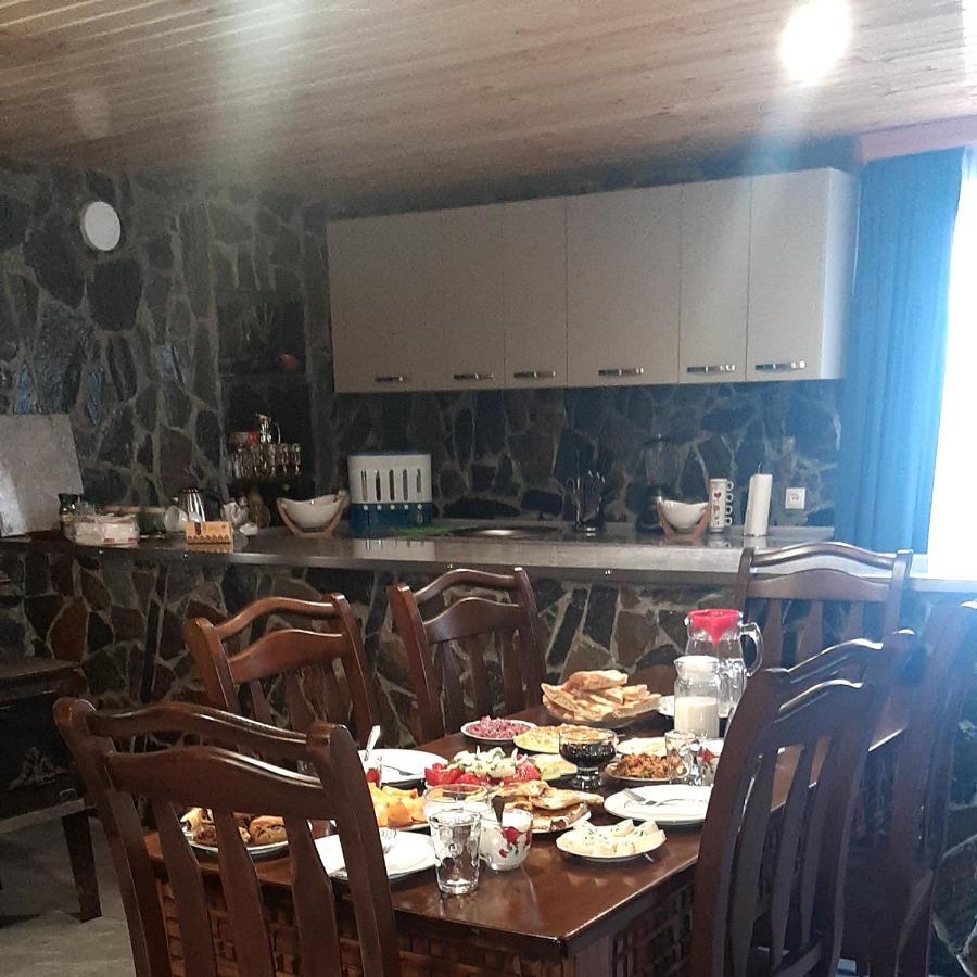 guesthouse MEGI Mestia Eksteriør billede