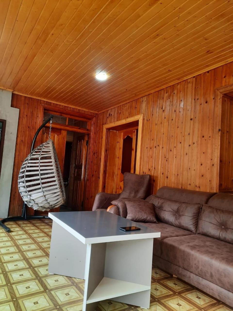 guesthouse MEGI Mestia Eksteriør billede